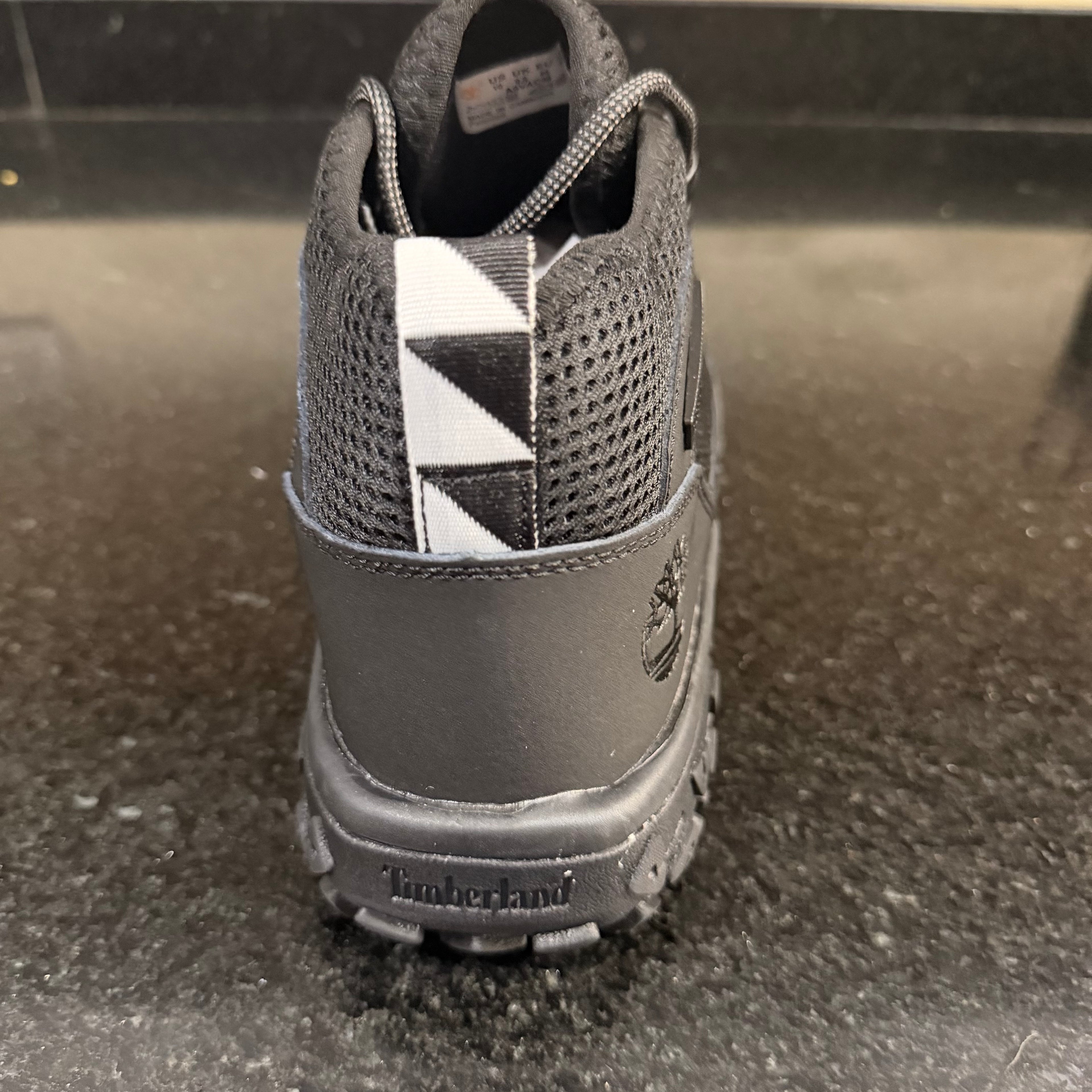 Mottion Black