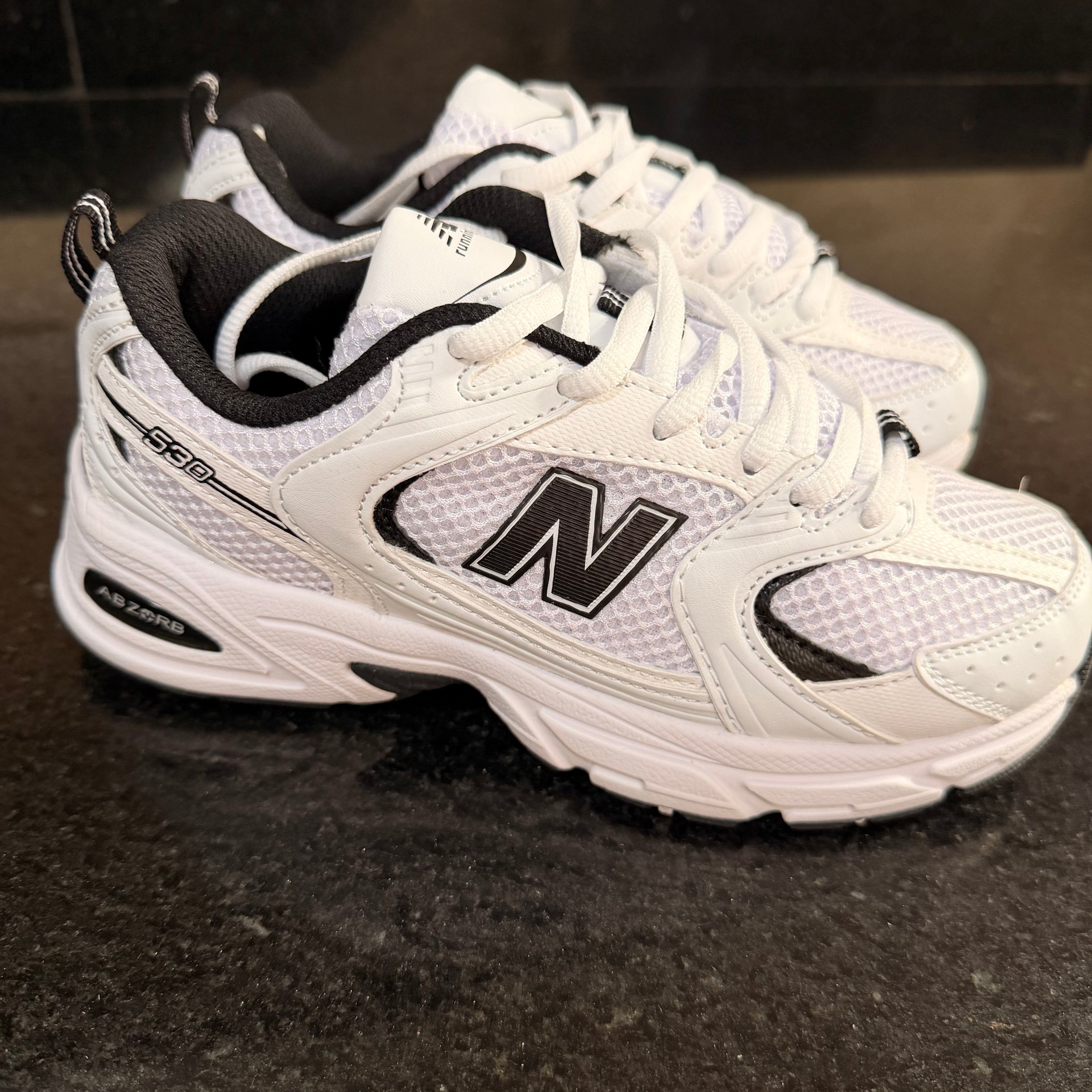530 white & Black