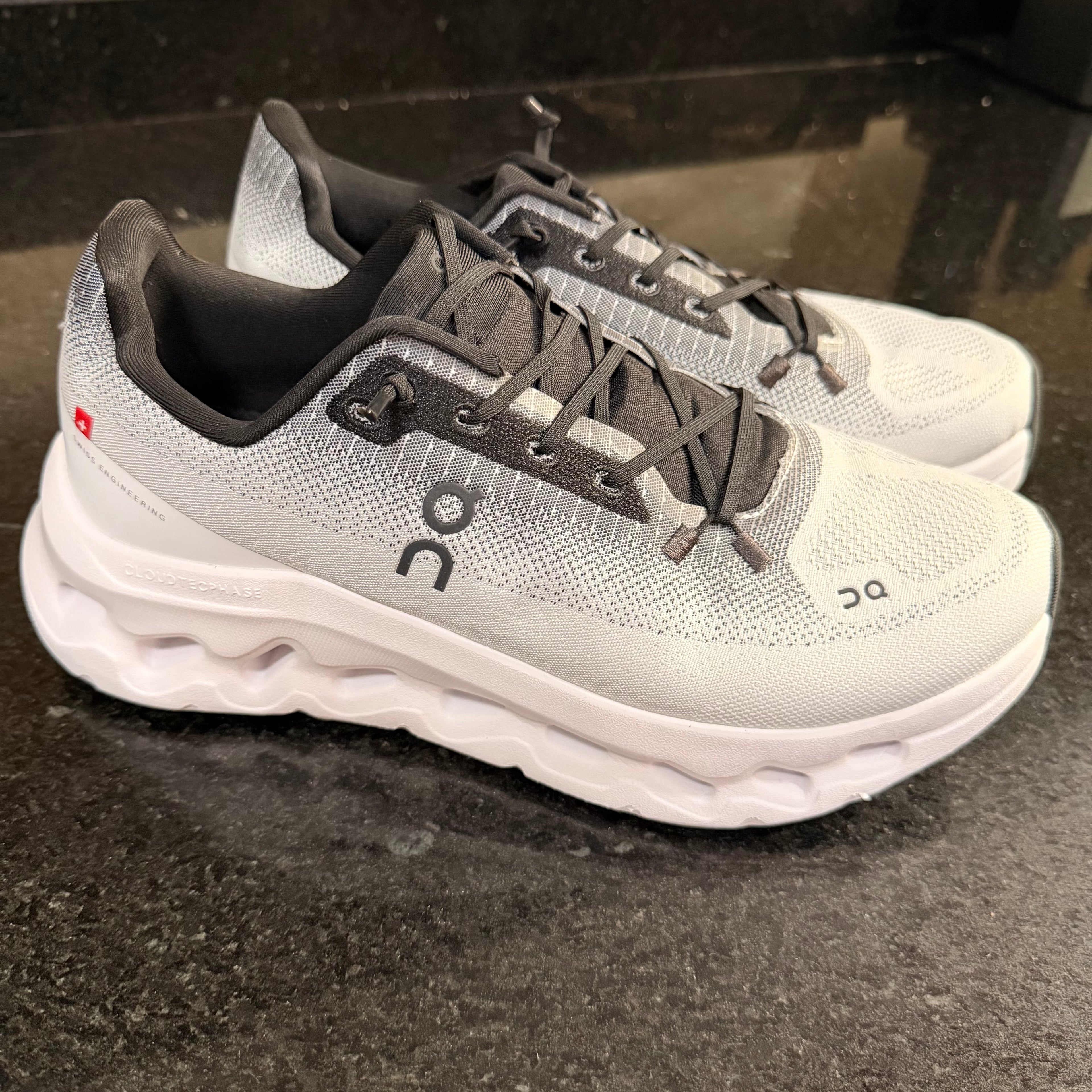OnCloud Tilt Ivory