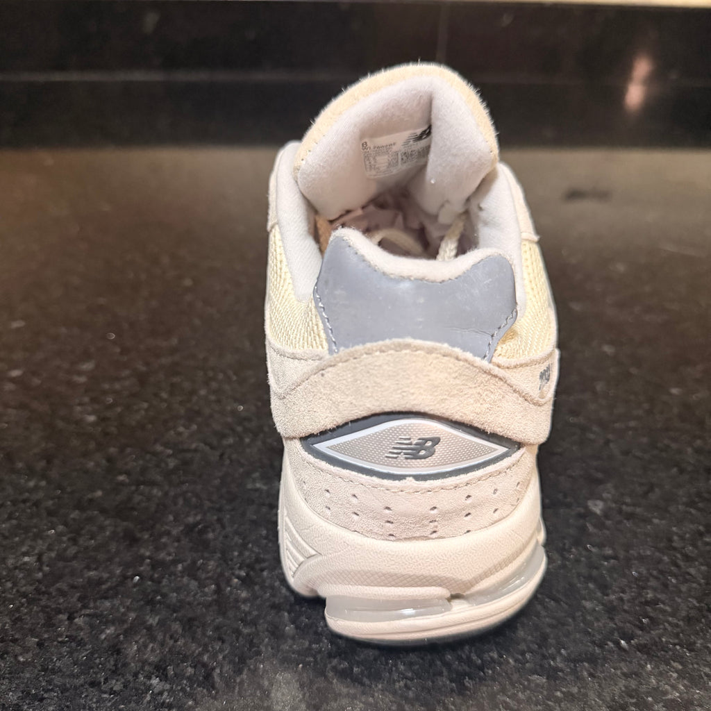 2002R Taupe