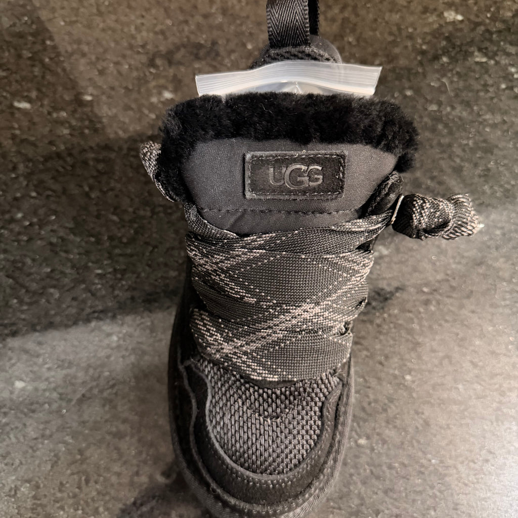 UGG Lowmel Black