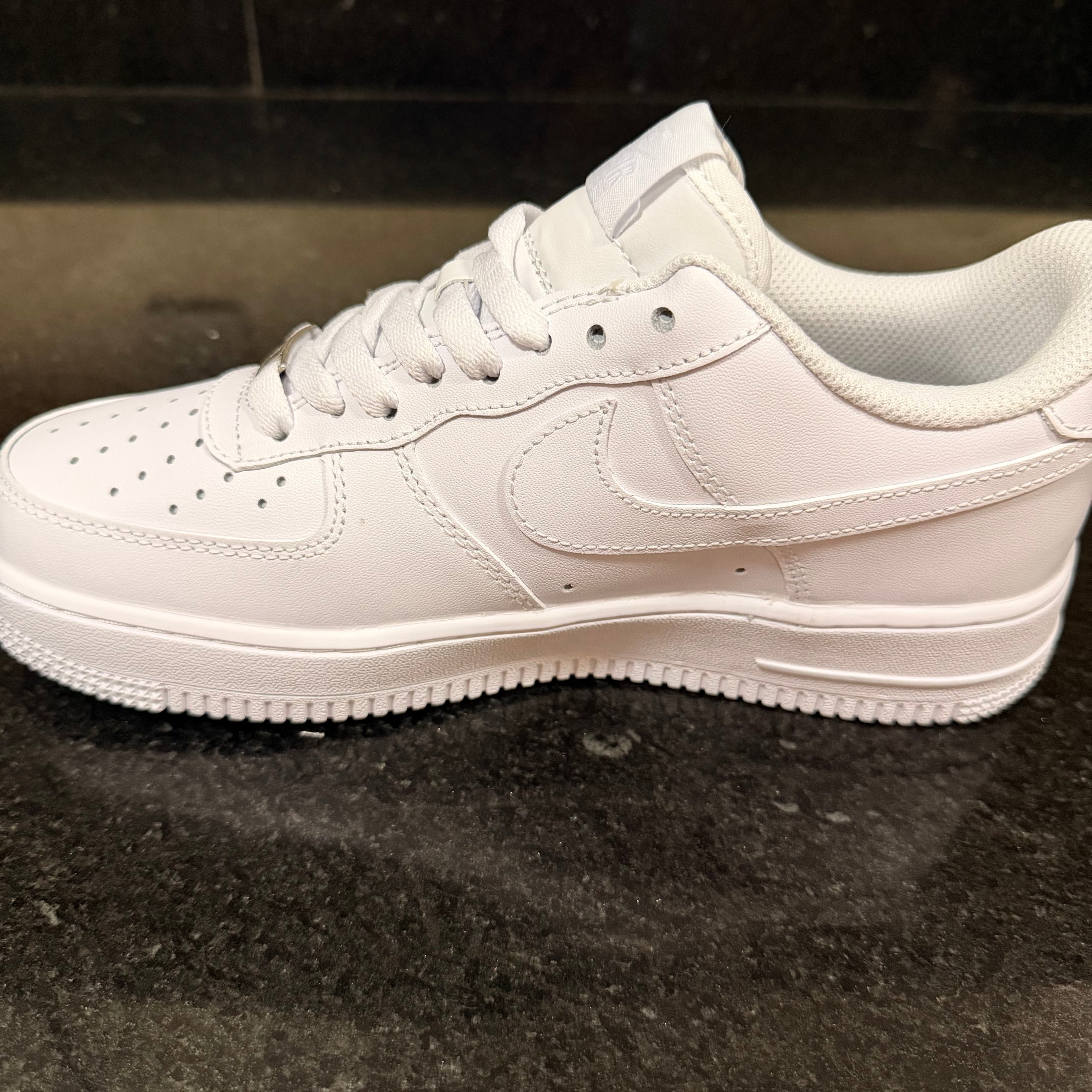 AF1 Low White