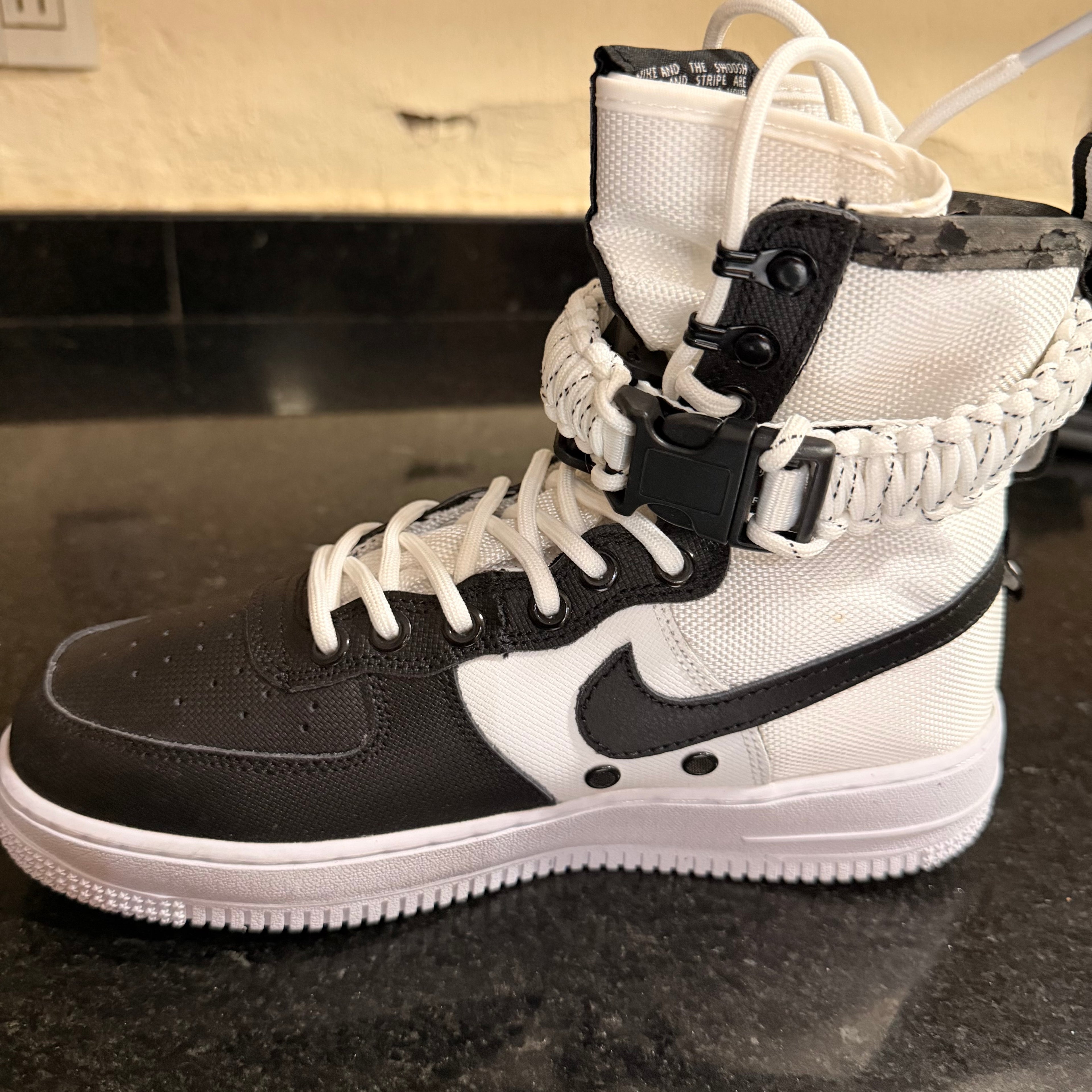 AF1 High Sf White & Black