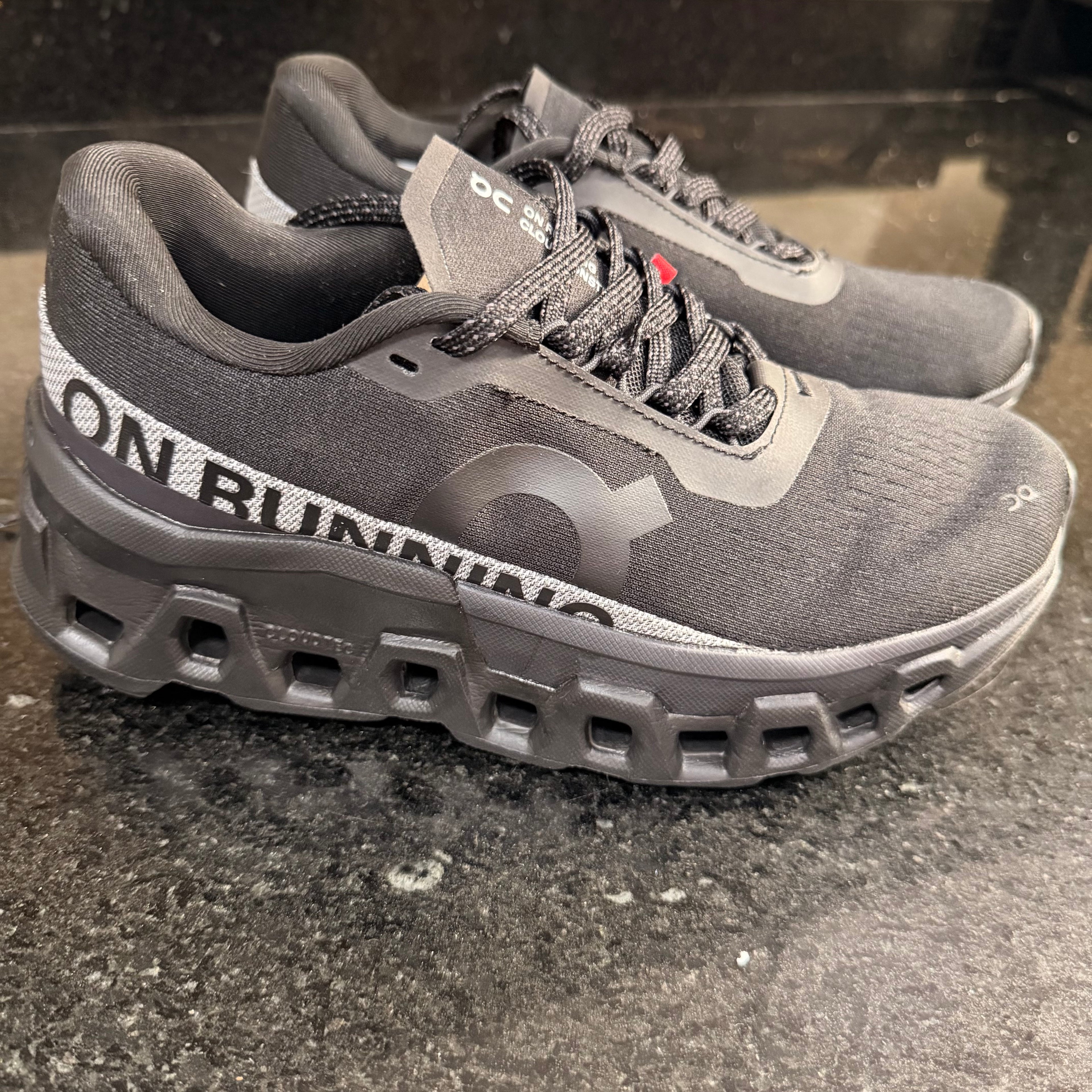 OnCloud Monster All Black