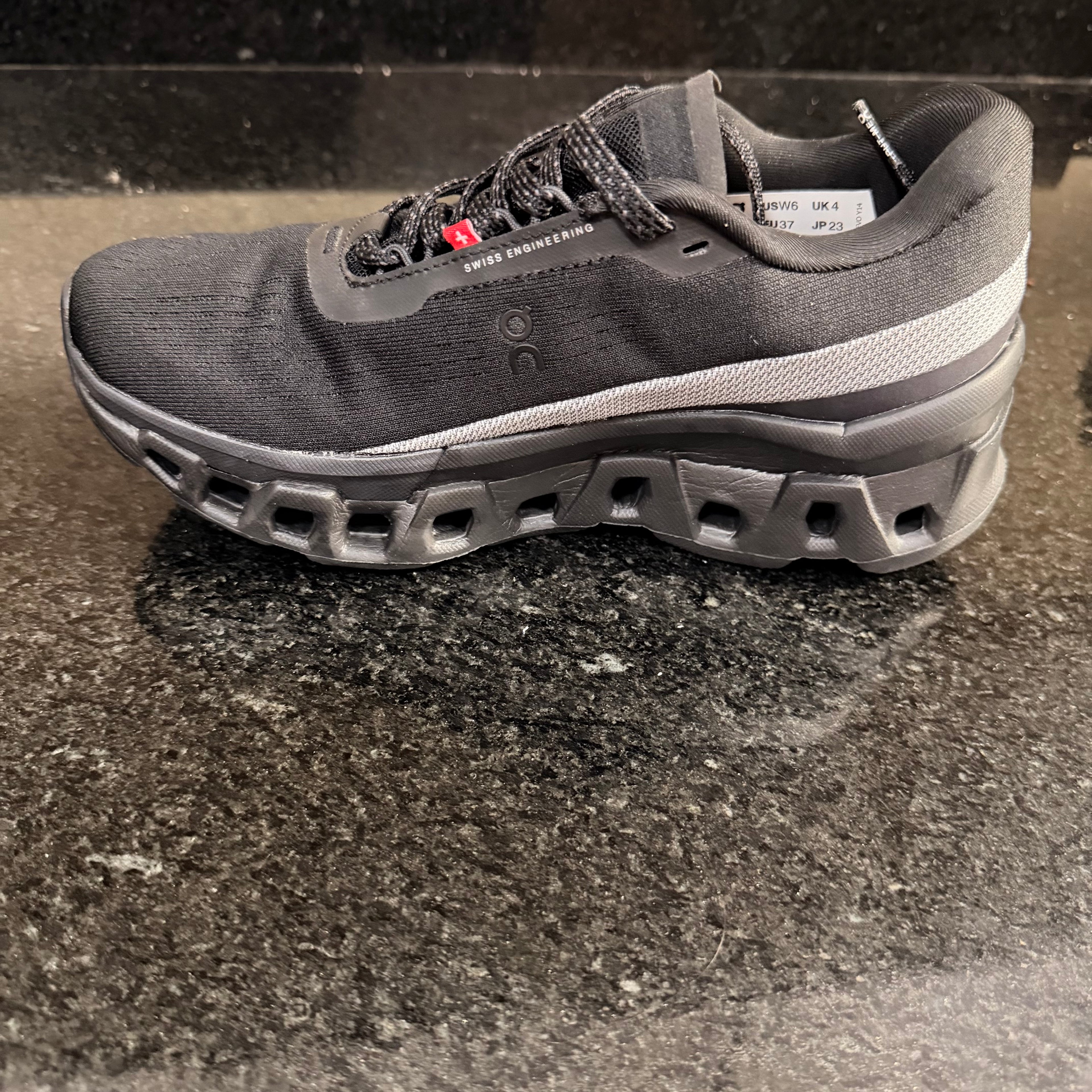 OnCloud Monster All Black