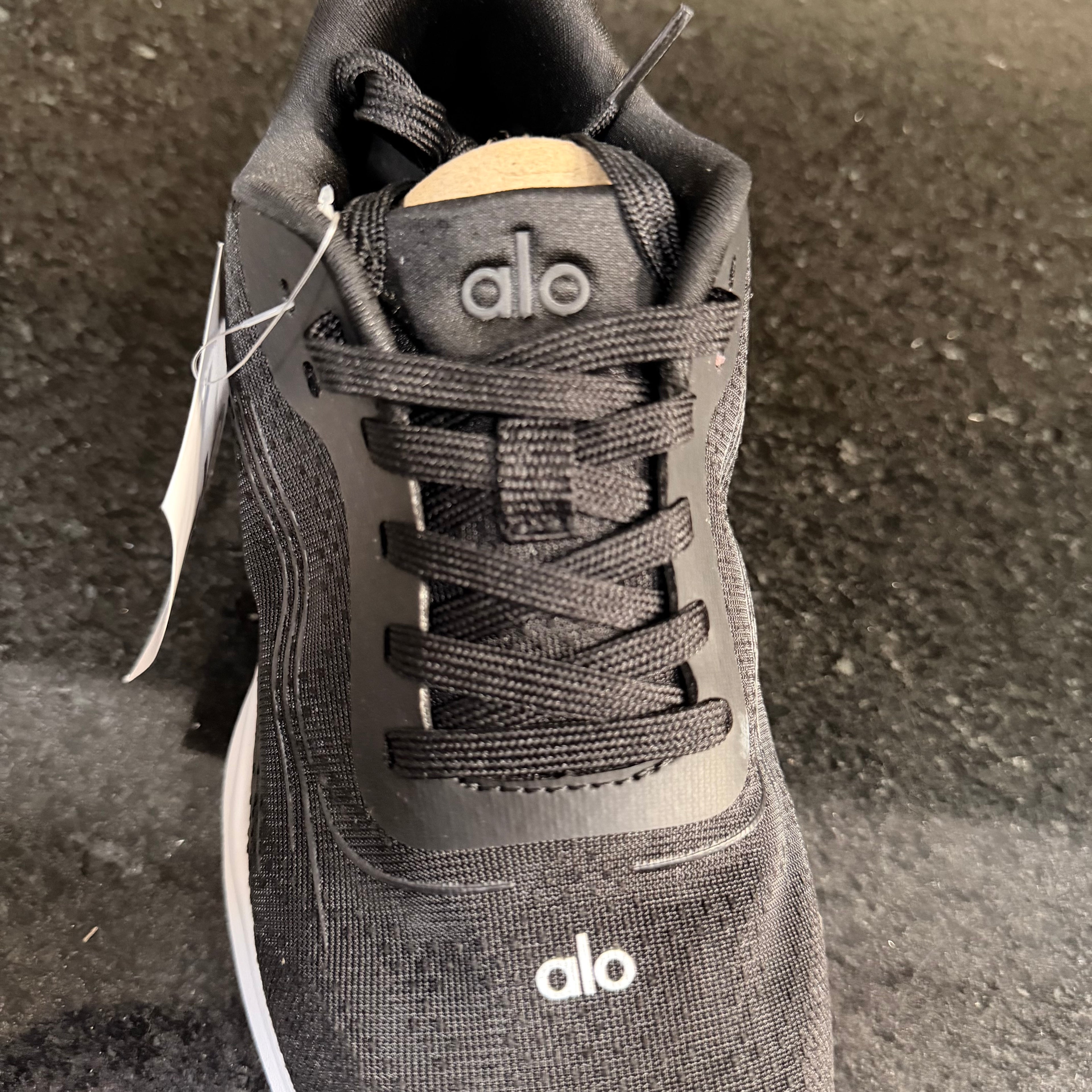 ALO Runner Black white