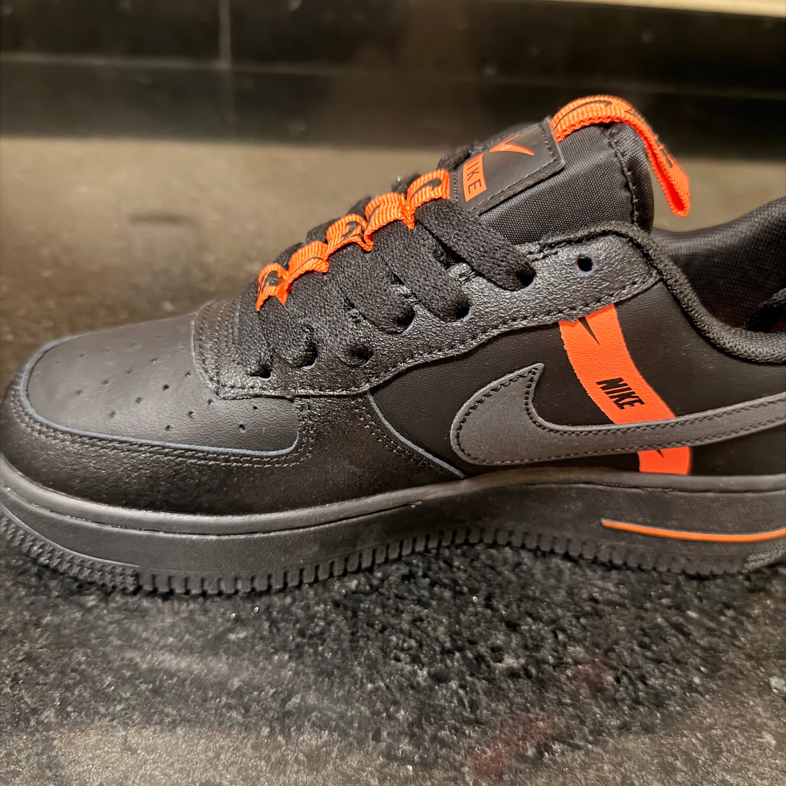 AF1 Low Black & Orange