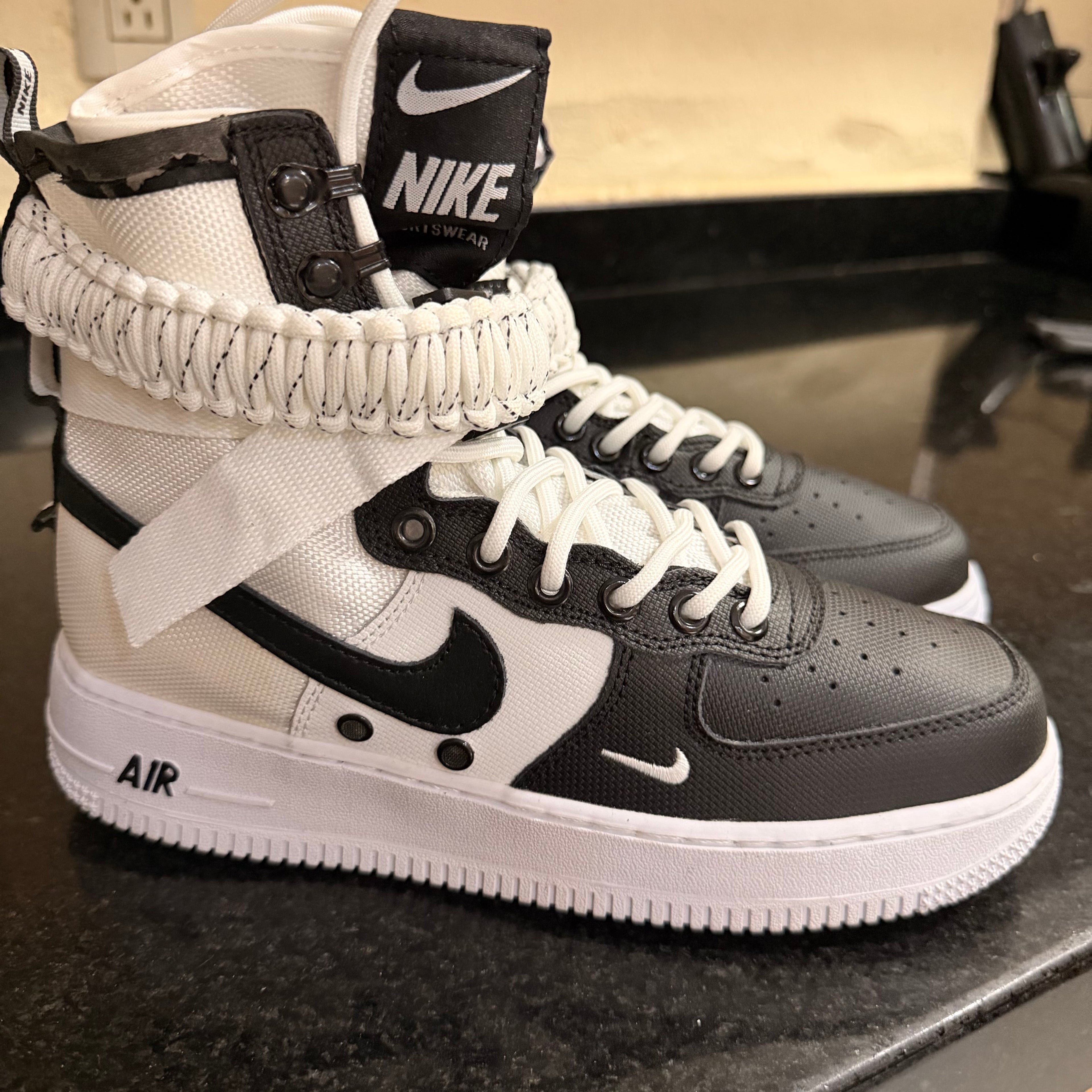 AF1 High Sf White & Black