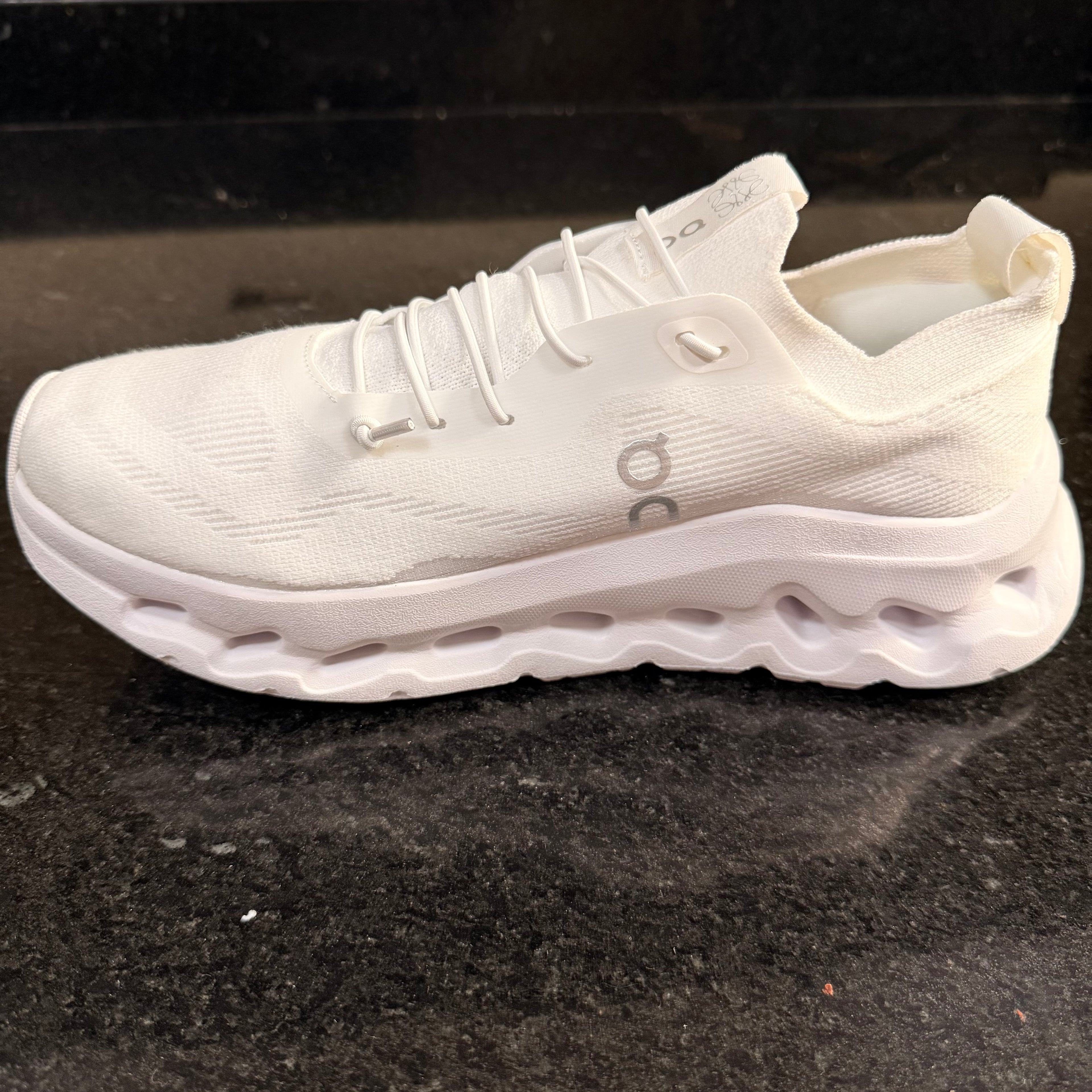 OnCloud Tilt White
