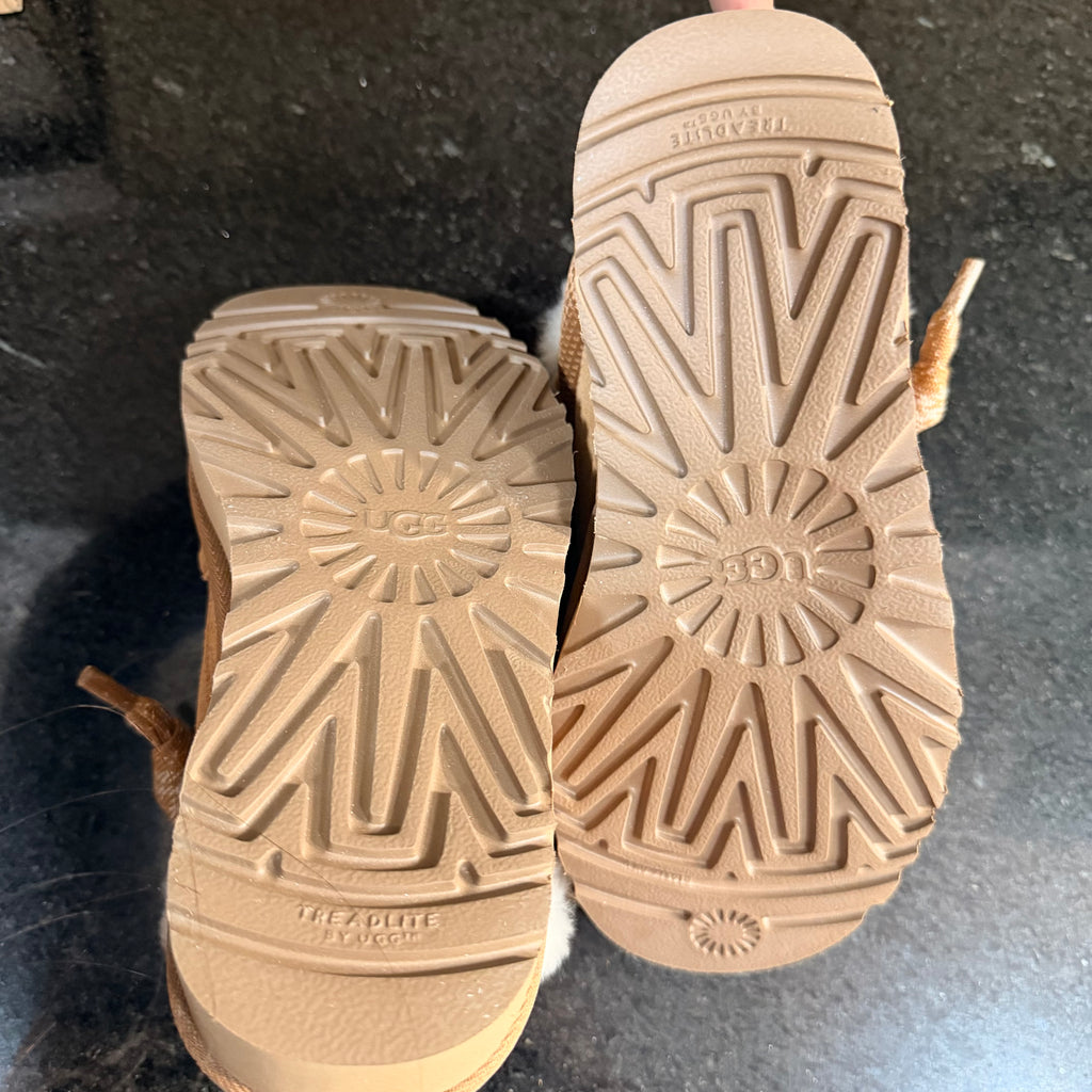 UGG Lowmel Camell