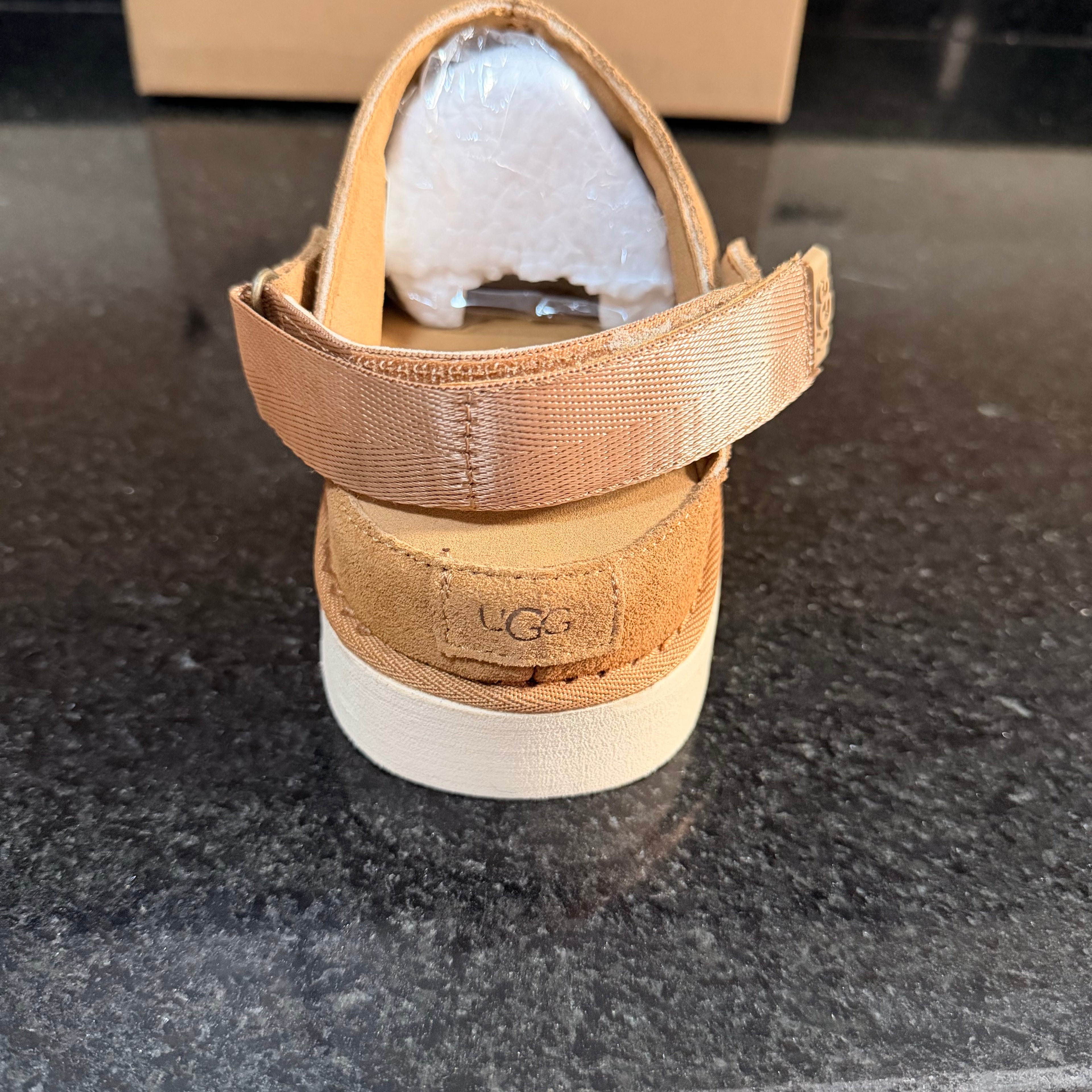 UGG Golden Camell