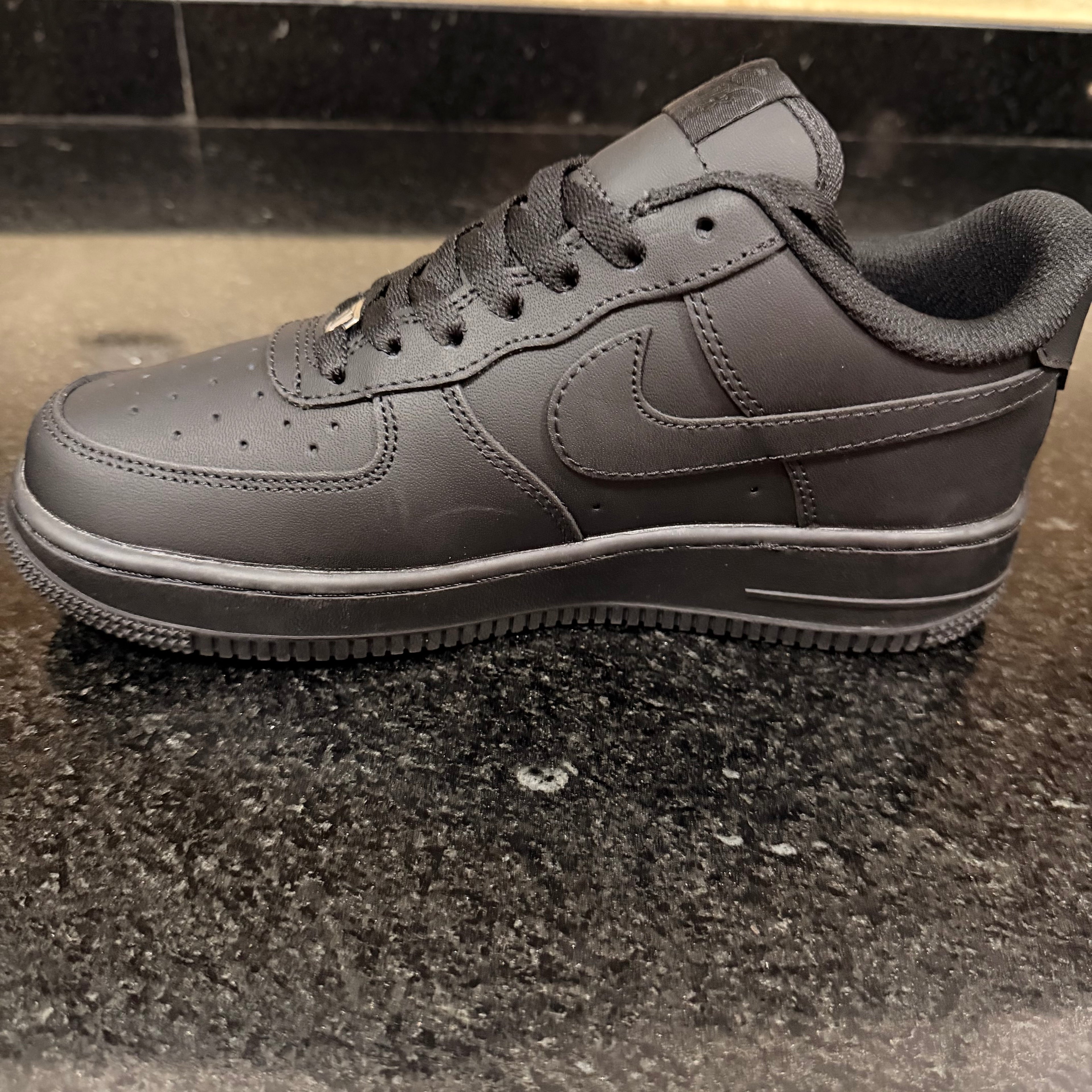 AF1 Low Black