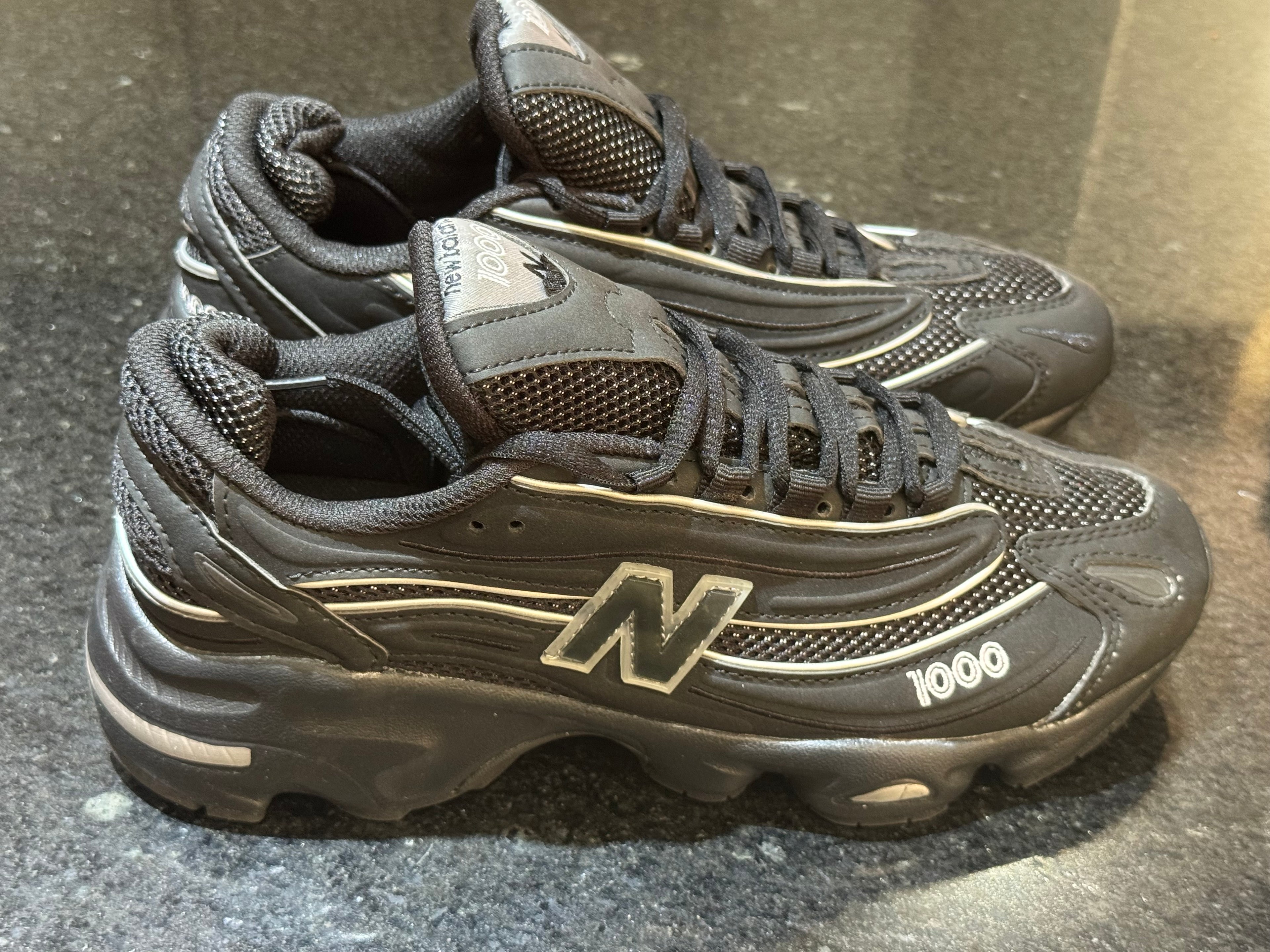 1000 Black