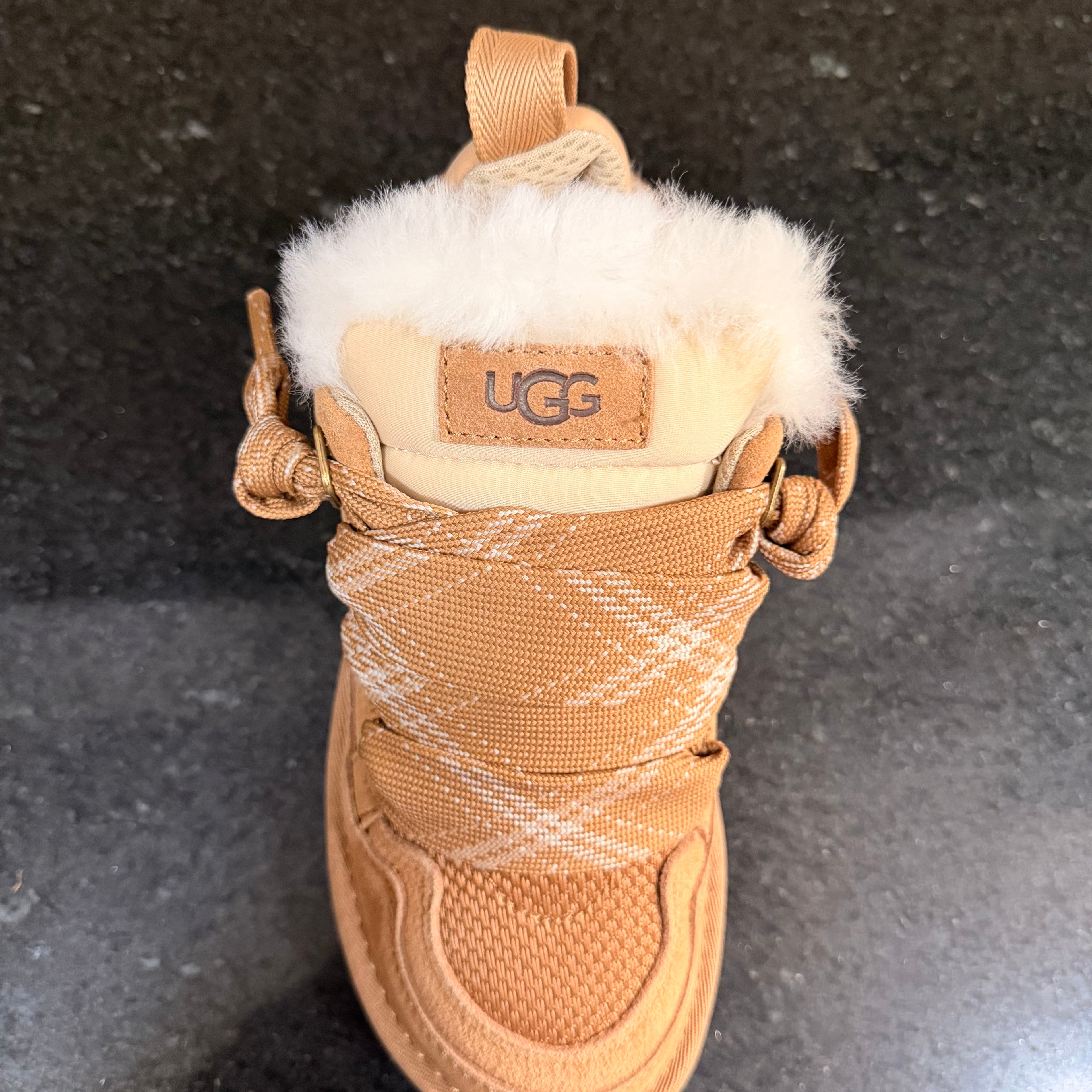 UGG Lowmel Camell