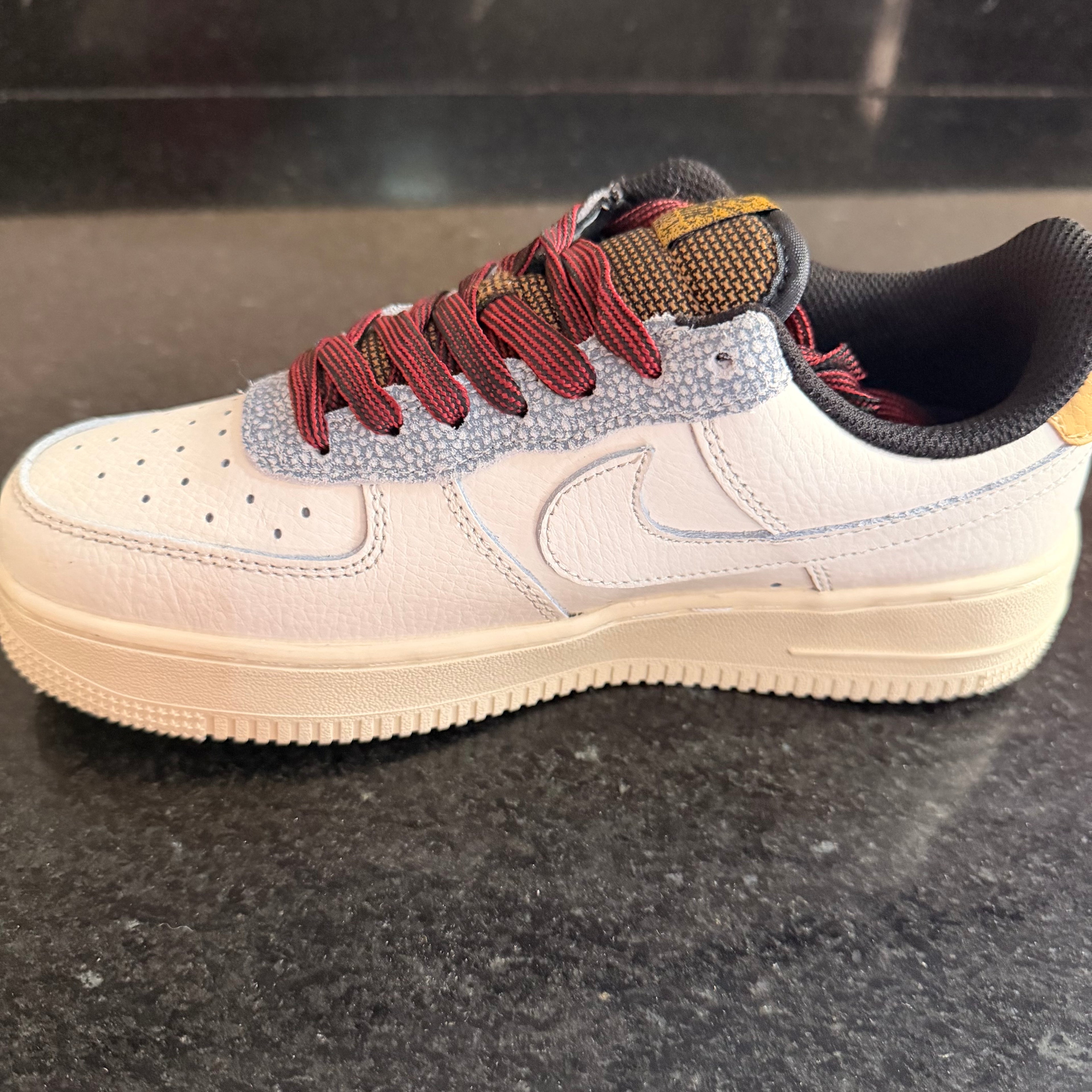 AF1 Fossil Beige