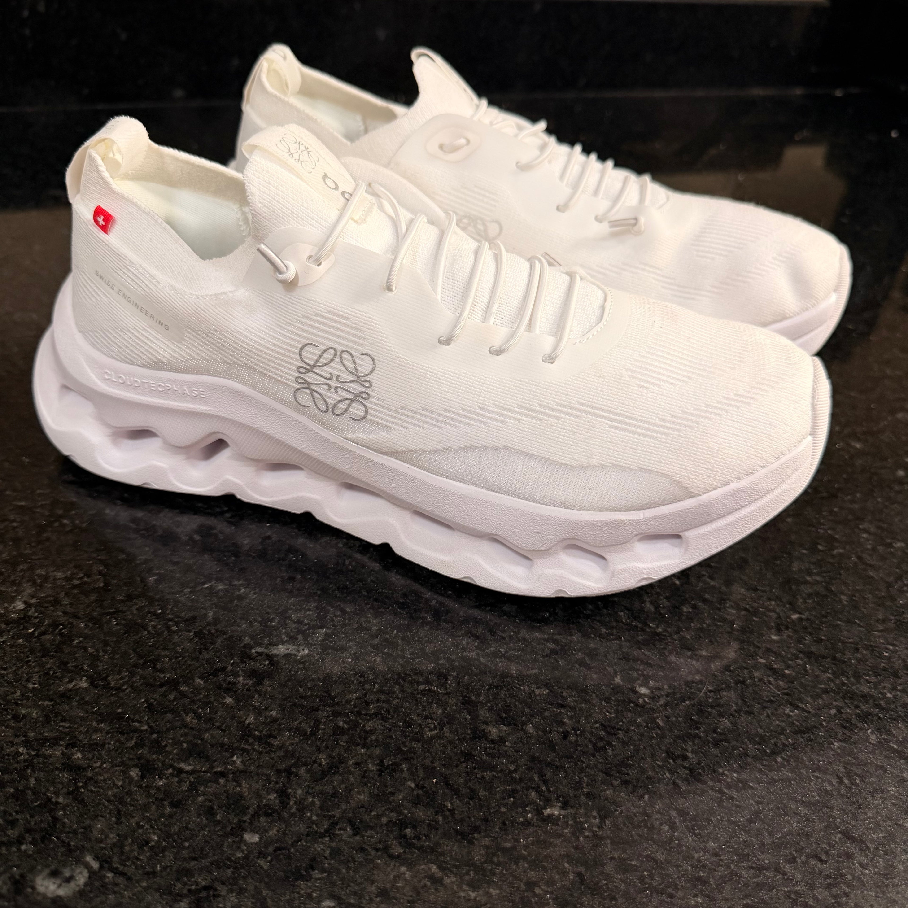 OnCloud Tilt White
