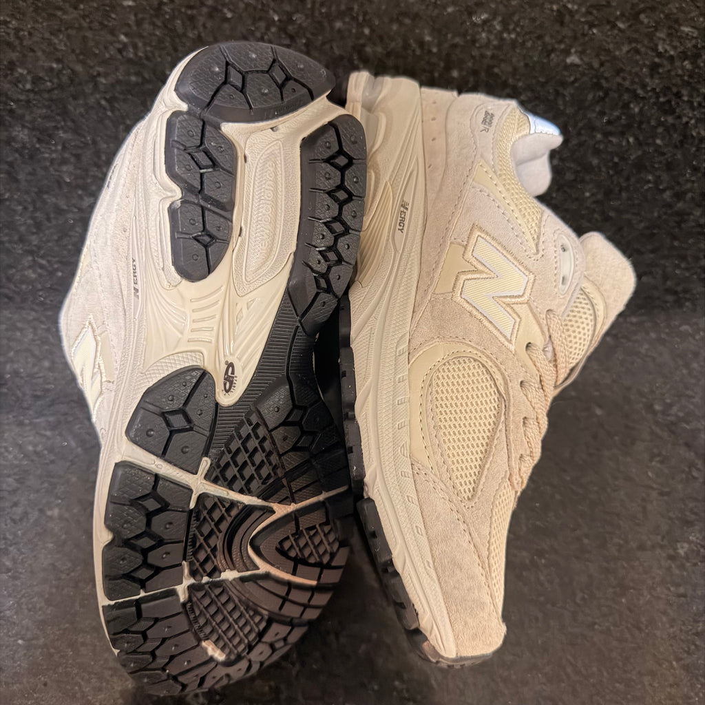 2002R Taupe